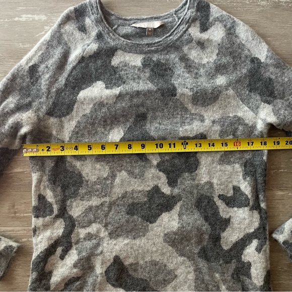 Medium Athleta Merino Wool Sweater in grey camo - Picture 6 of 8